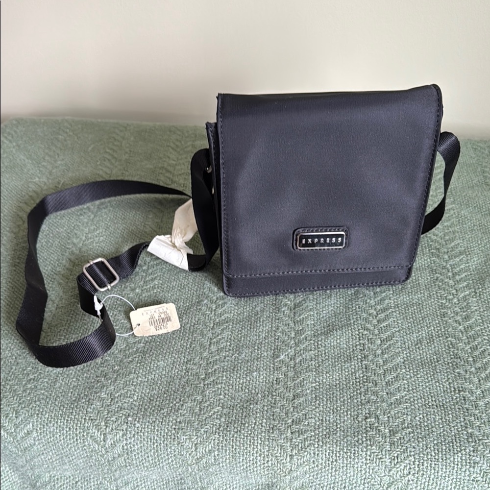 Express Black Messenger Bag Compact Design